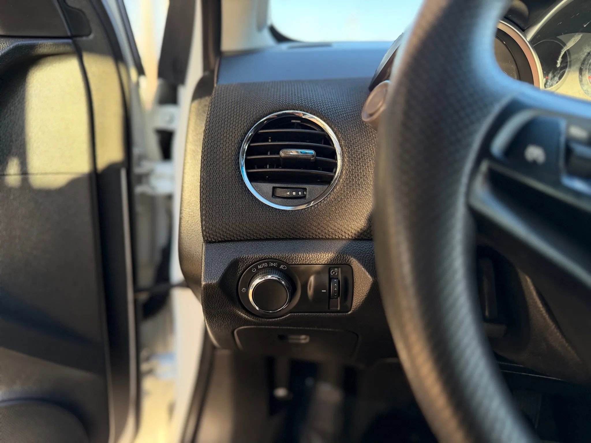 Used 2015 Chevrolet Cruze LT image 12