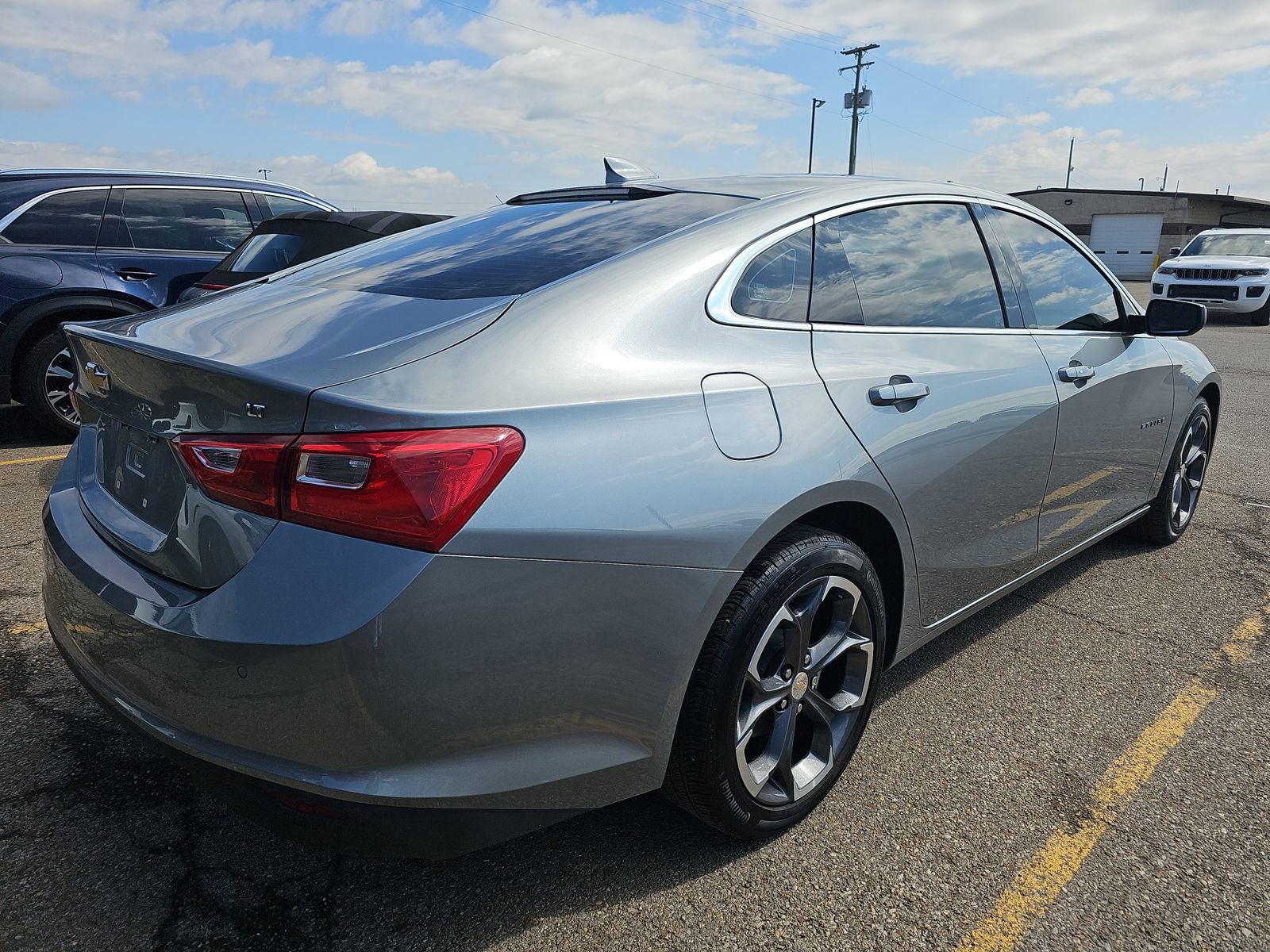 Used 2024 Chevrolet Malibu LT FWD image 5