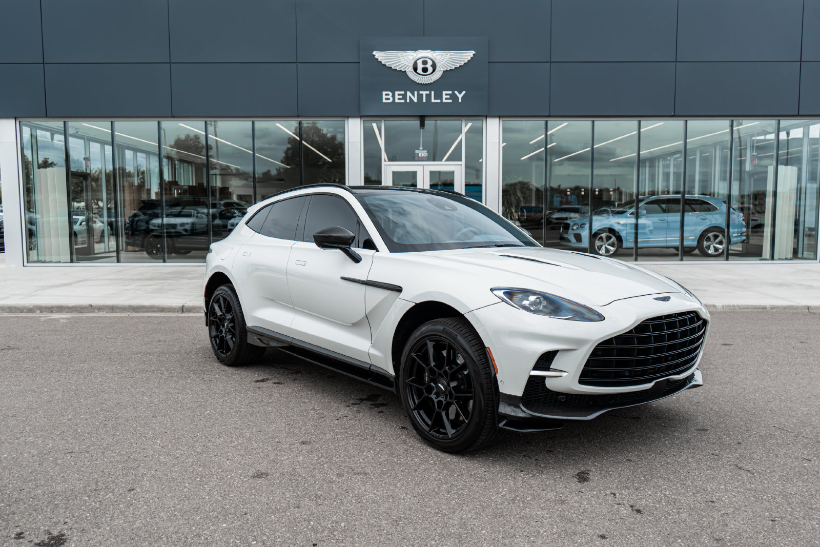 Used 2023 Aston Martin DBX 707 AWD/4WD image 17