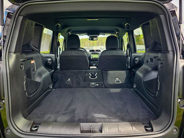 Certified 2022 Jeep Renegade Altitude w/ Convenience Group AWD/4WD image 36