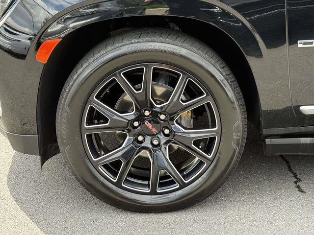 Certified 2024 GMC Yukon XL Denali w/ Advanced Technology Package AWD/4WD image 8