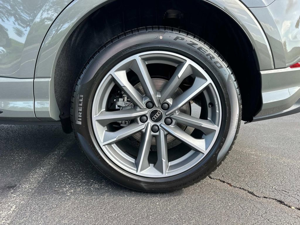 New 2025 Audi Q3 2.0T Premium image 9