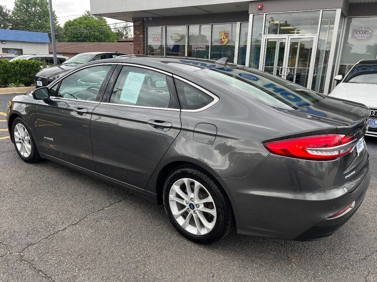 Used 2019 Ford Fusion SEL FWD image 12