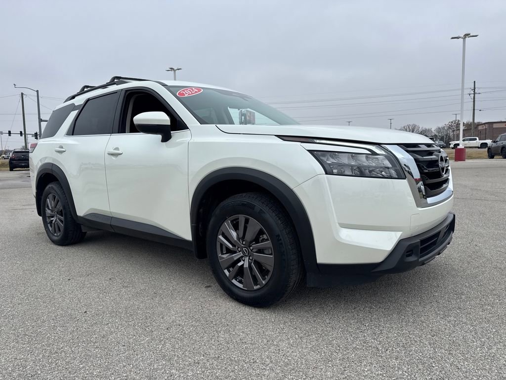 Used 2024 Nissan Pathfinder SV image 7