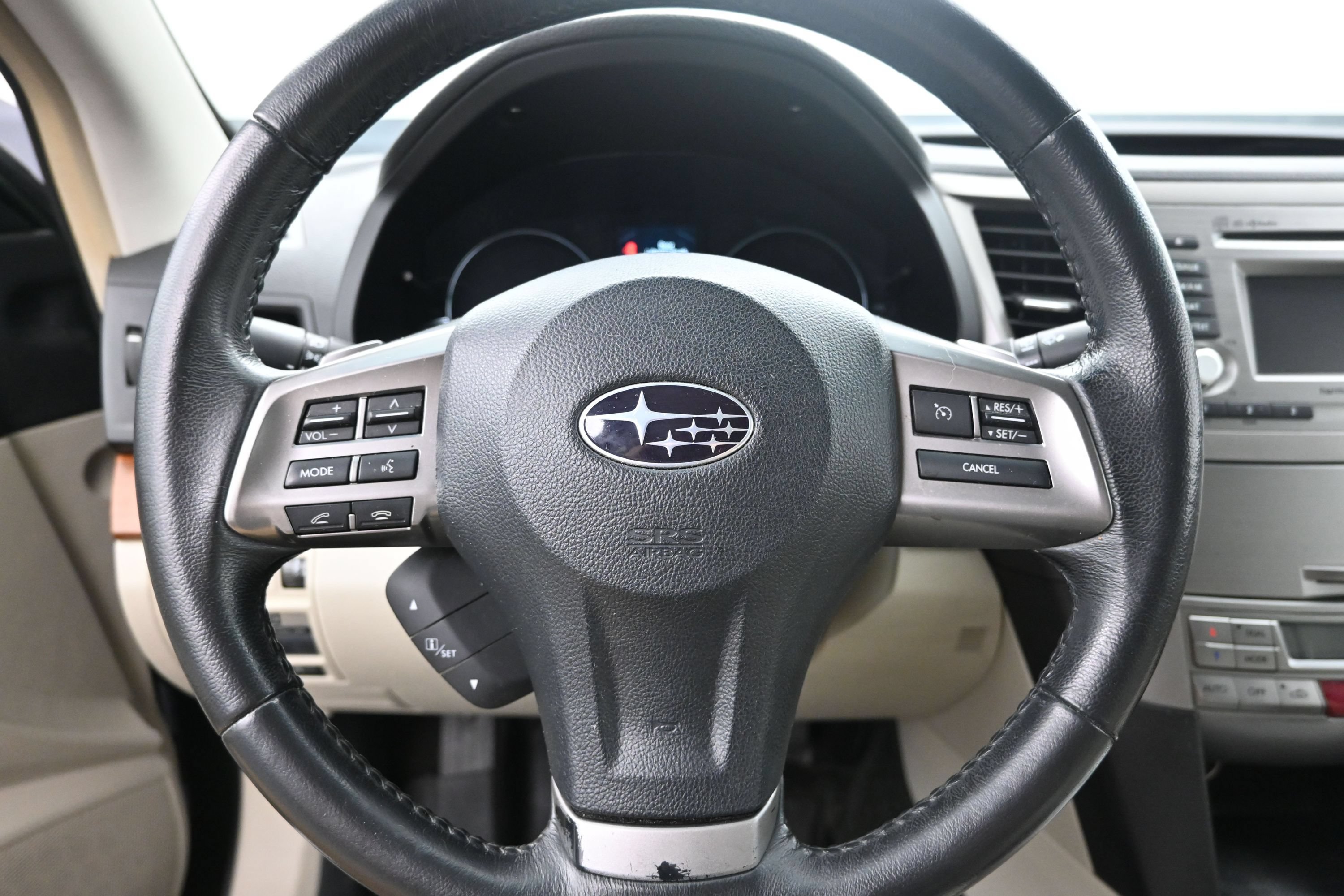 Used 2013 Subaru Outback 2.5i Limited w/ Moonroof Pkg AWD/4WD image 13