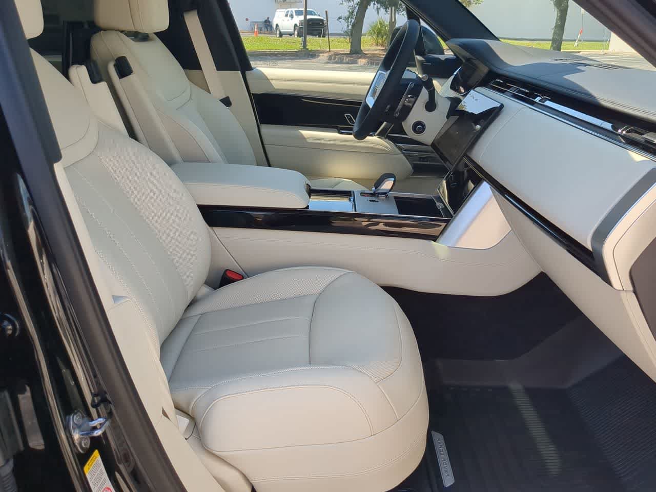 New 2026 Land Rover Range Rover Long Wheelbase SE AWD/4WD image 23