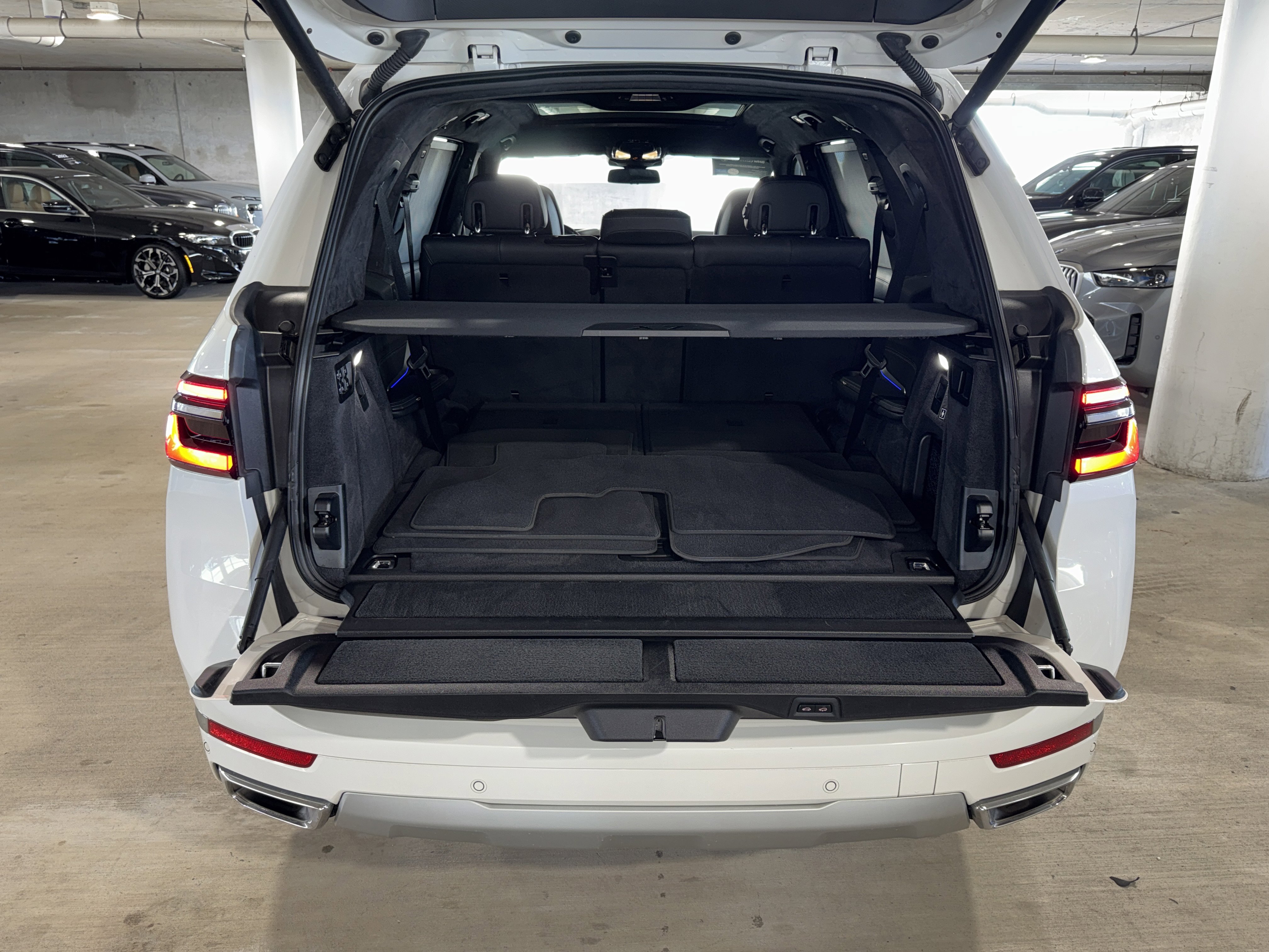 Certified 2024 BMW X7 xDrive40i image 13