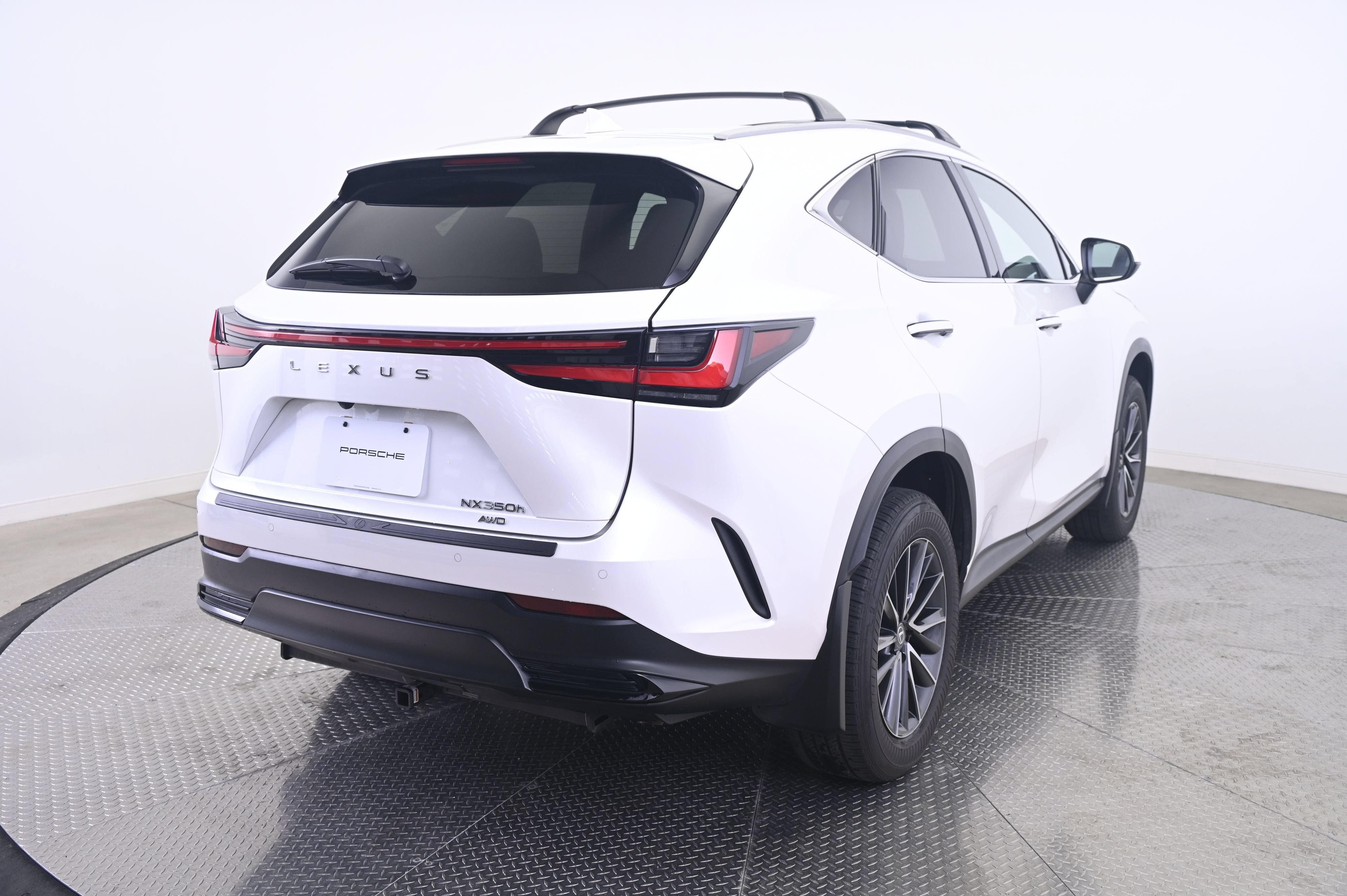 Used 2024 Lexus NX 350h AWD image 7