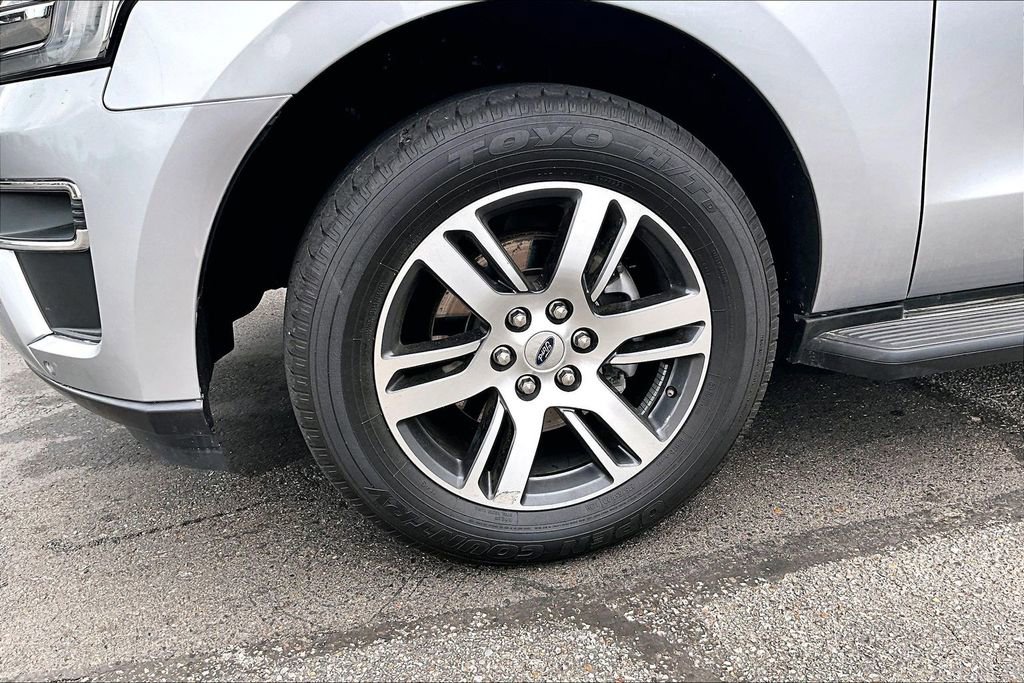 Used 2024 Ford Expedition Max Limited RWD image 4