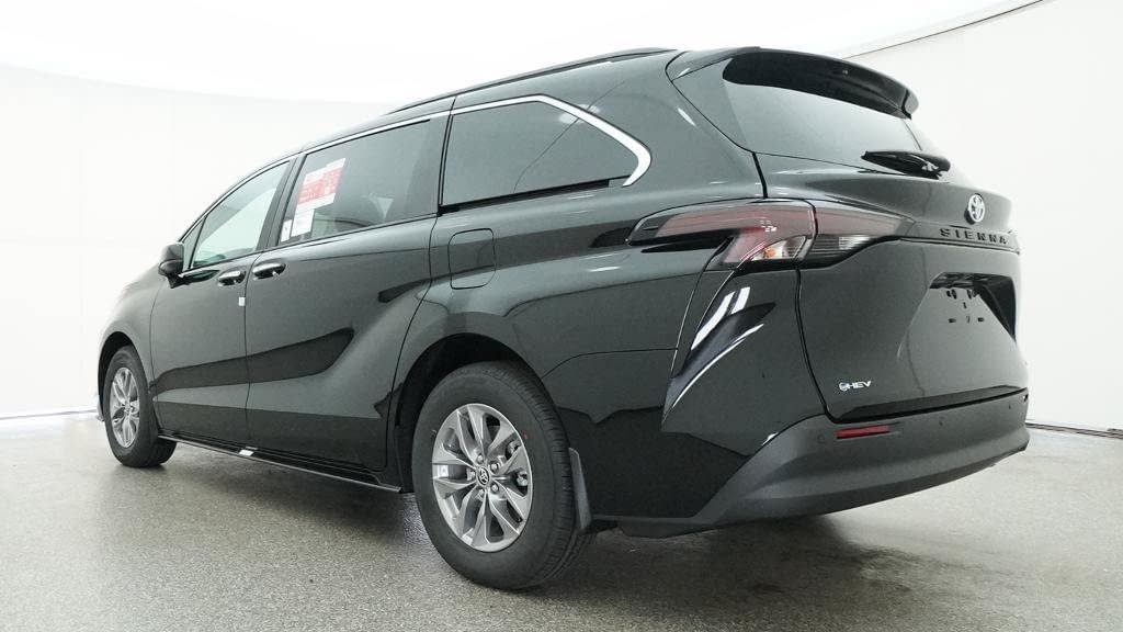 New 2026 Toyota Sienna XLE FWD image 21