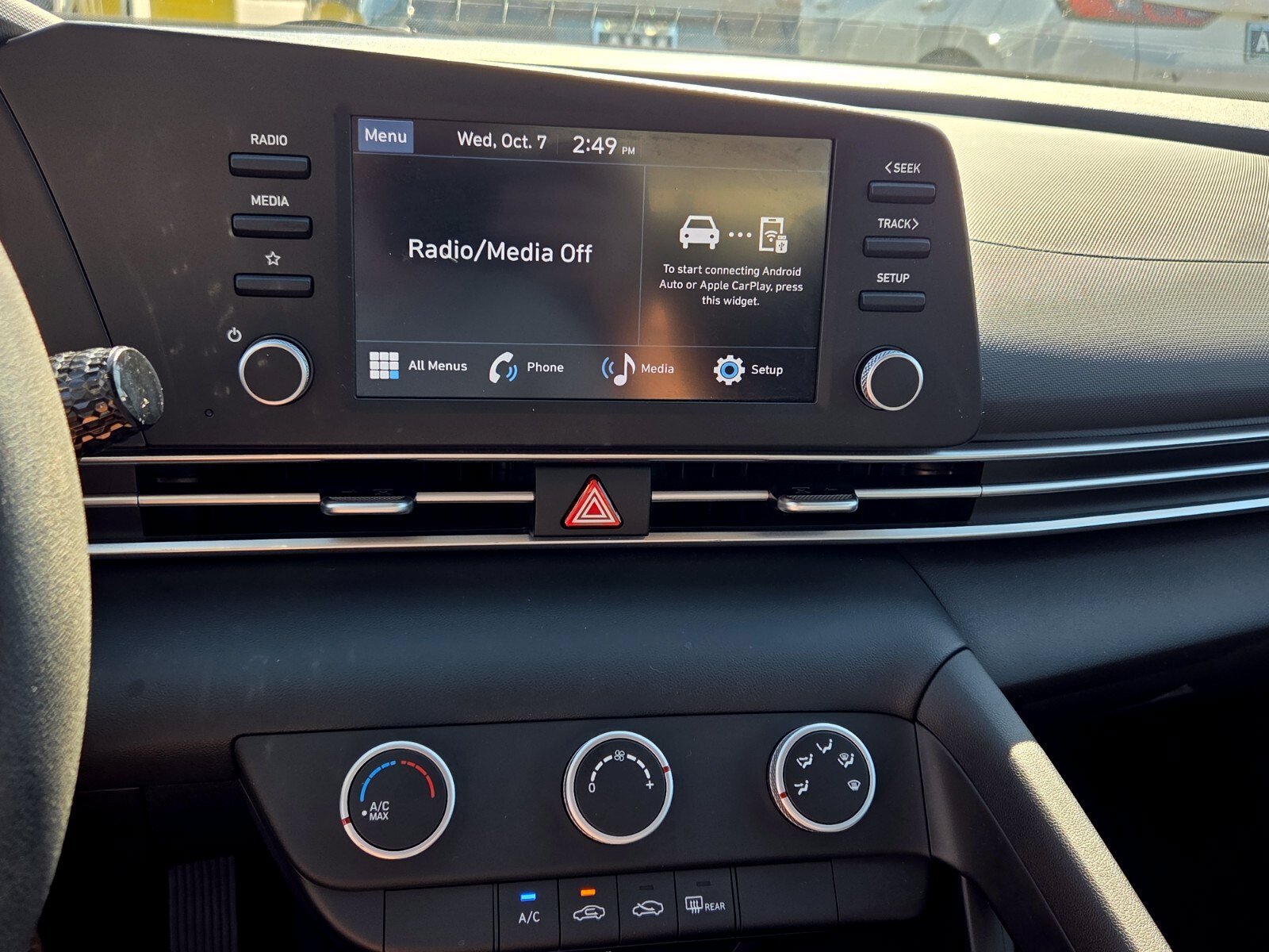 Used 2024 Hyundai Elantra SE FWD image 17