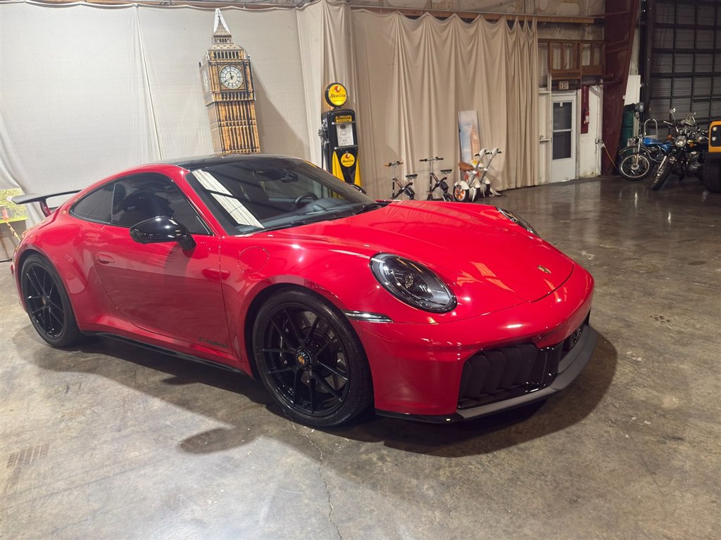 Used 2026 Porsche 911 GTS image 5