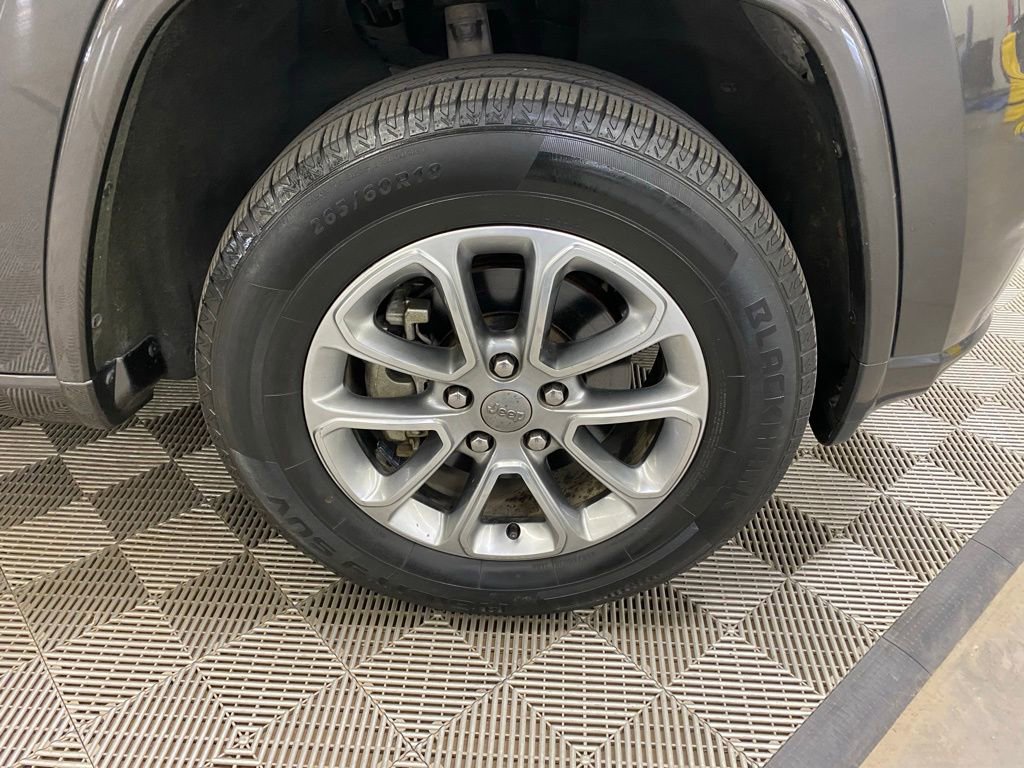 Used 2020 Jeep Grand Cherokee Altitude image 2