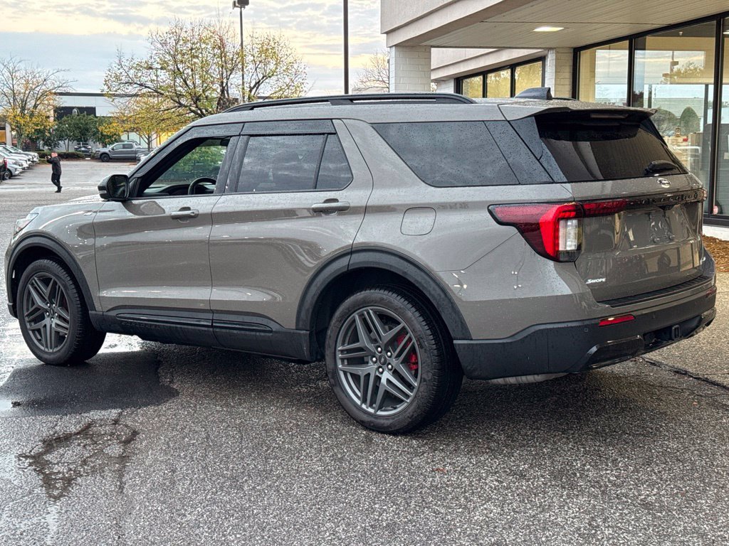 Used 2026 Ford Explorer ST-Line w/ ST-Line Street Pack AWD/4WD image 10