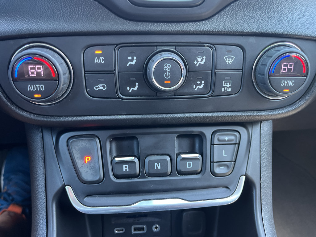 Used 2019 GMC Terrain SLT FWD image 21