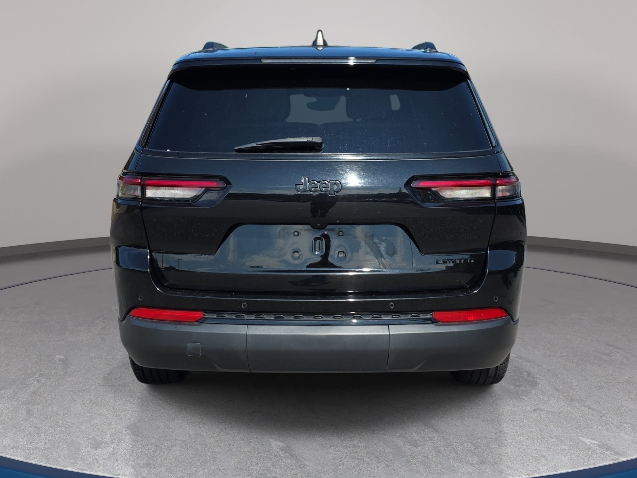 Certified 2023 Jeep Grand Cherokee L Limited w/ Black Appearance Package RWD image 6