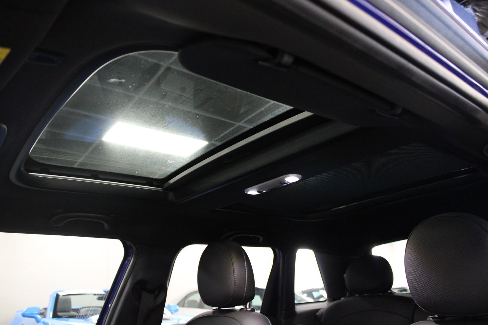 Used 2019 MINI Cooper 4-Door Hardtop image 24