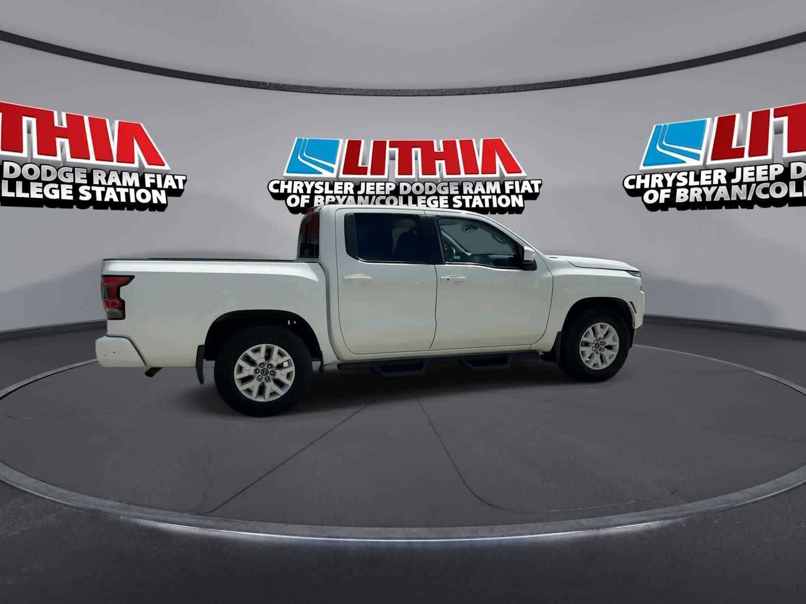 Used 2022 Nissan Frontier SV RWD image 8