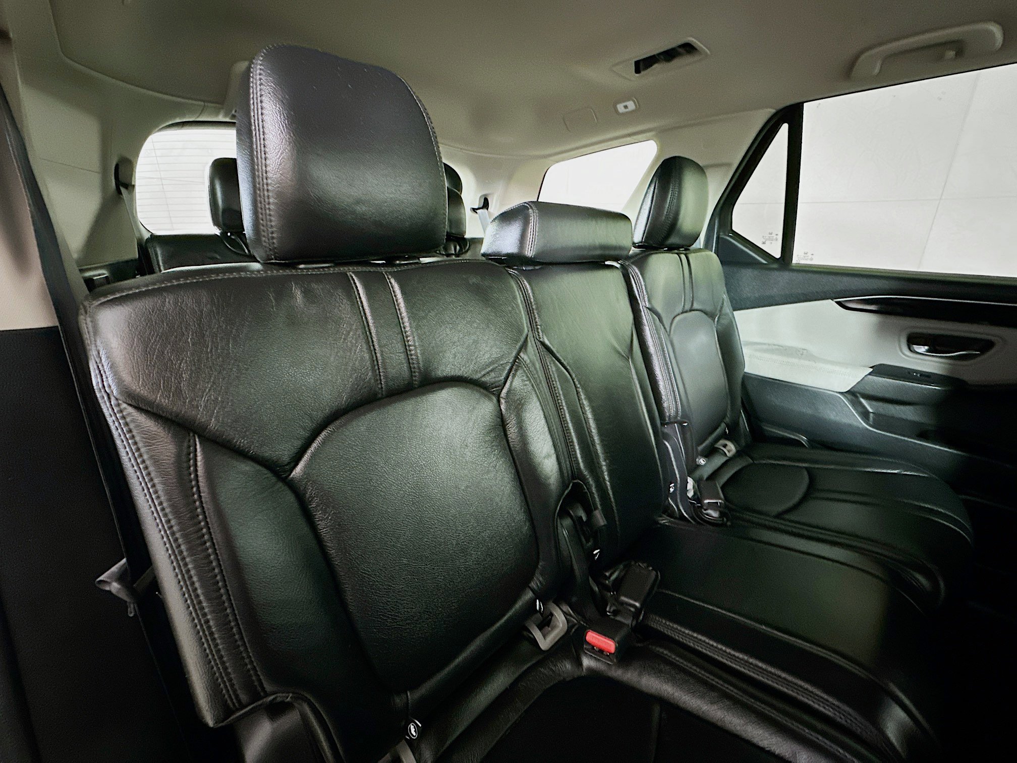 Used 2023 Honda Pilot LX image 25