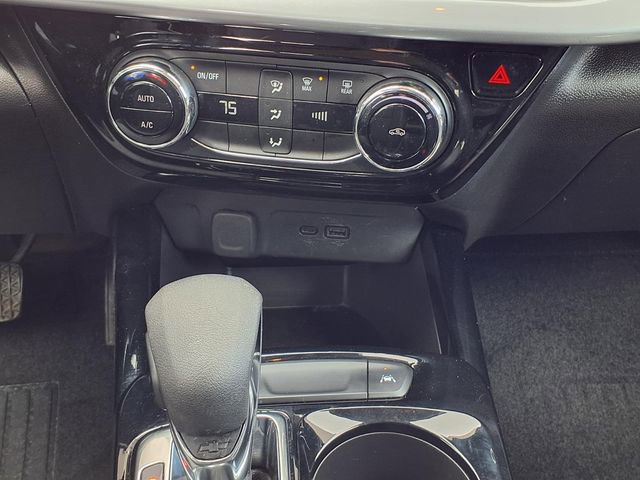 Used 2025 Chevrolet Trax LT image 11
