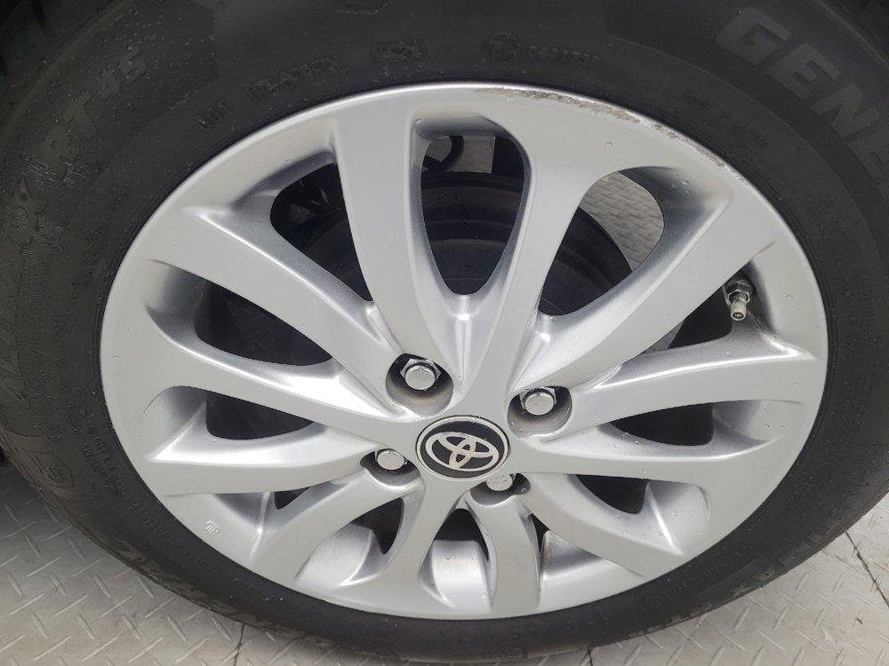 Used 2018 Toyota Yaris LE w/ Carpet Mat Package image 31