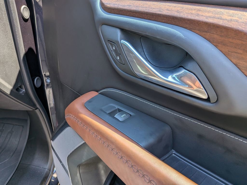 Certified 2024 GMC Yukon XL Denali Ultimate AWD/4WD image 26