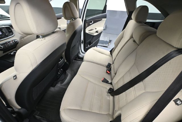 Used 2016 Kia Sorento LX FWD image 28
