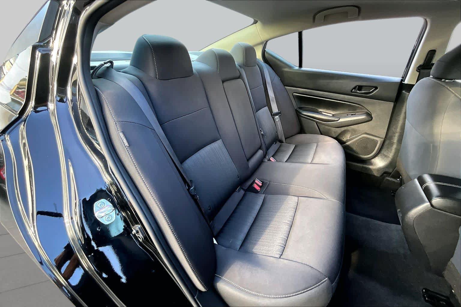 Used 2024 Nissan Altima 2.5 SV FWD image 19