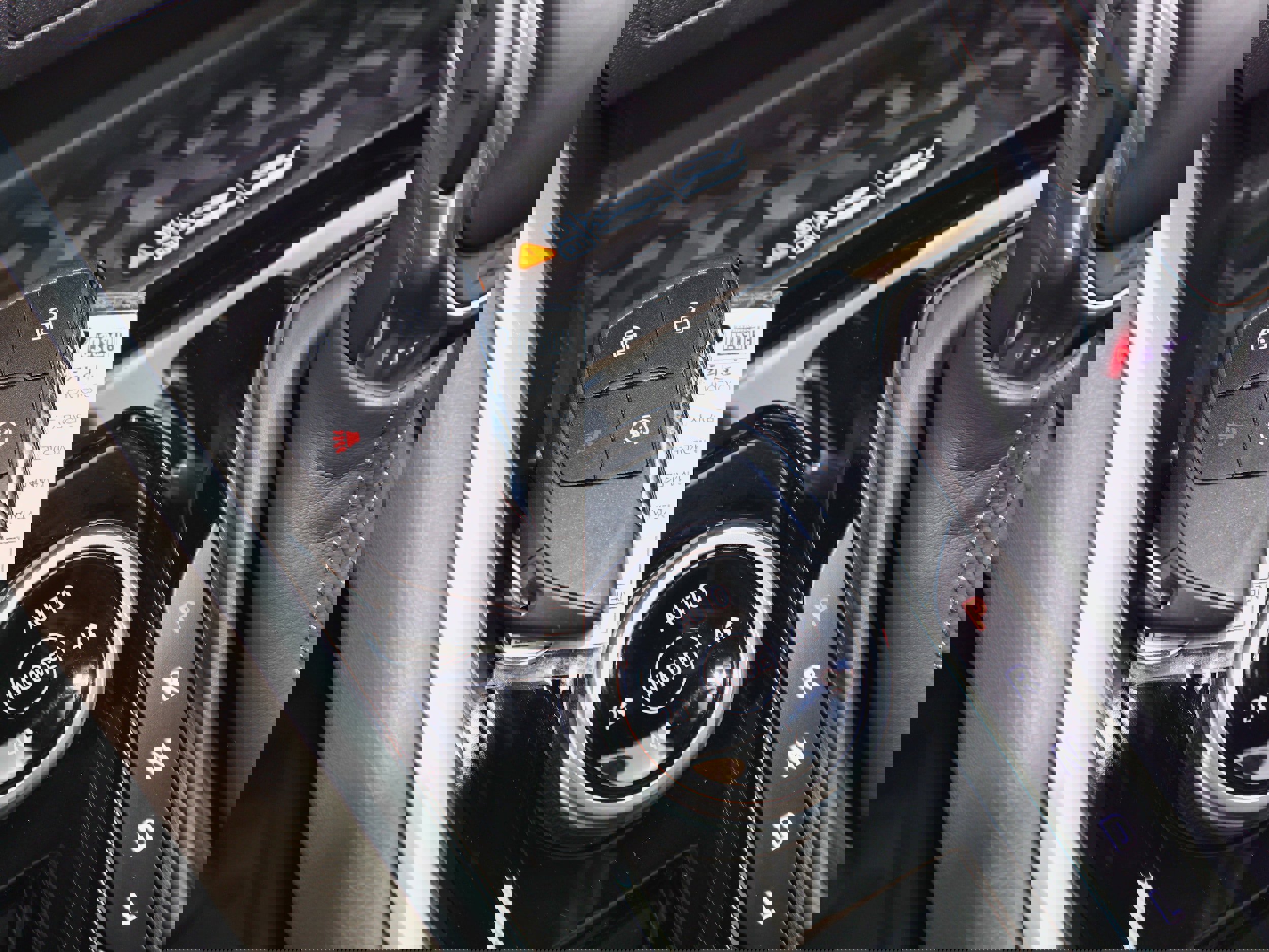 Used 2023 Chevrolet Colorado ZR2 w/ Desert Boss Special Edition image 27