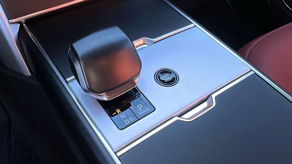 New 2025 Land Rover Range Rover SV image 22