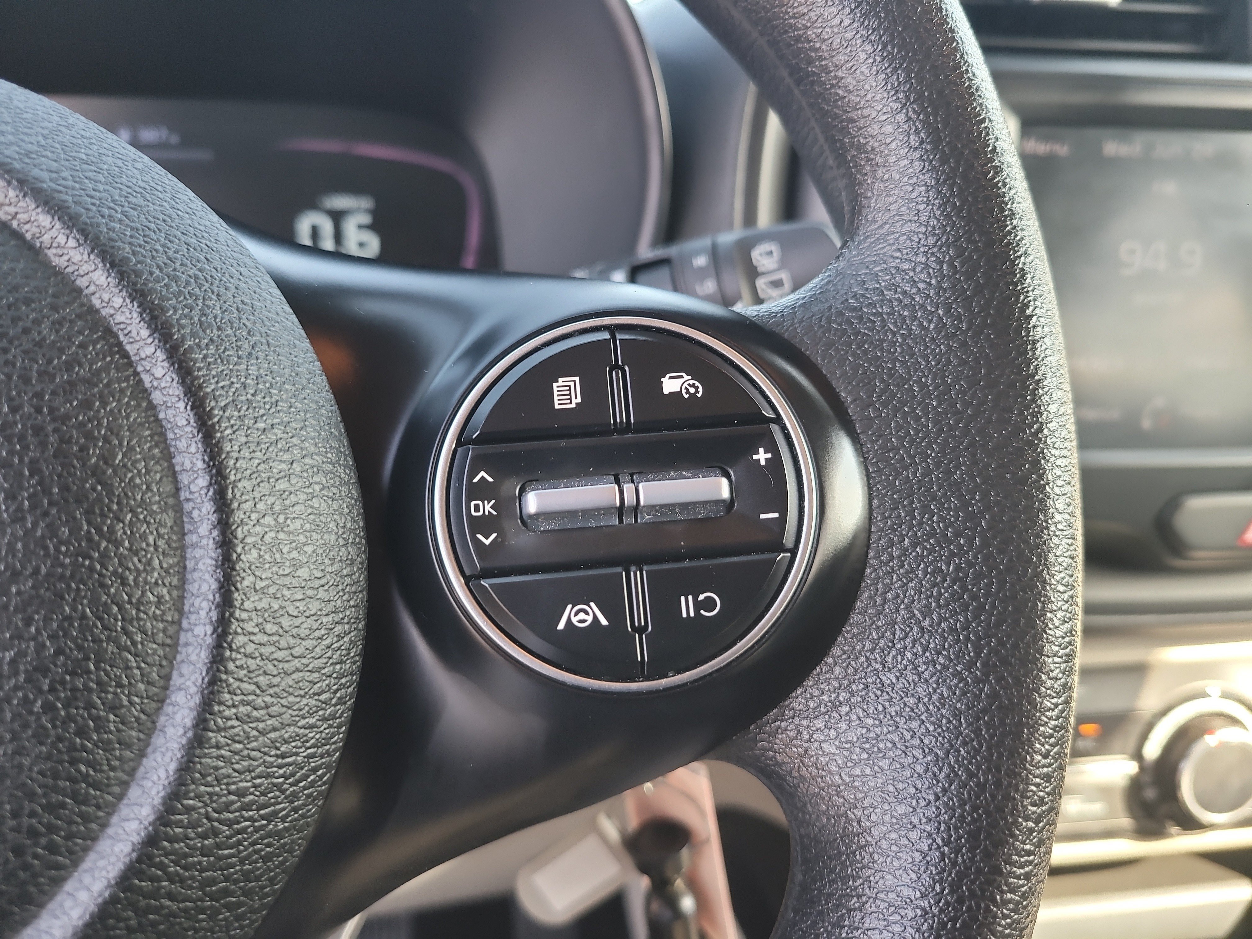 Used 2023 Kia Soul LX FWD image 28