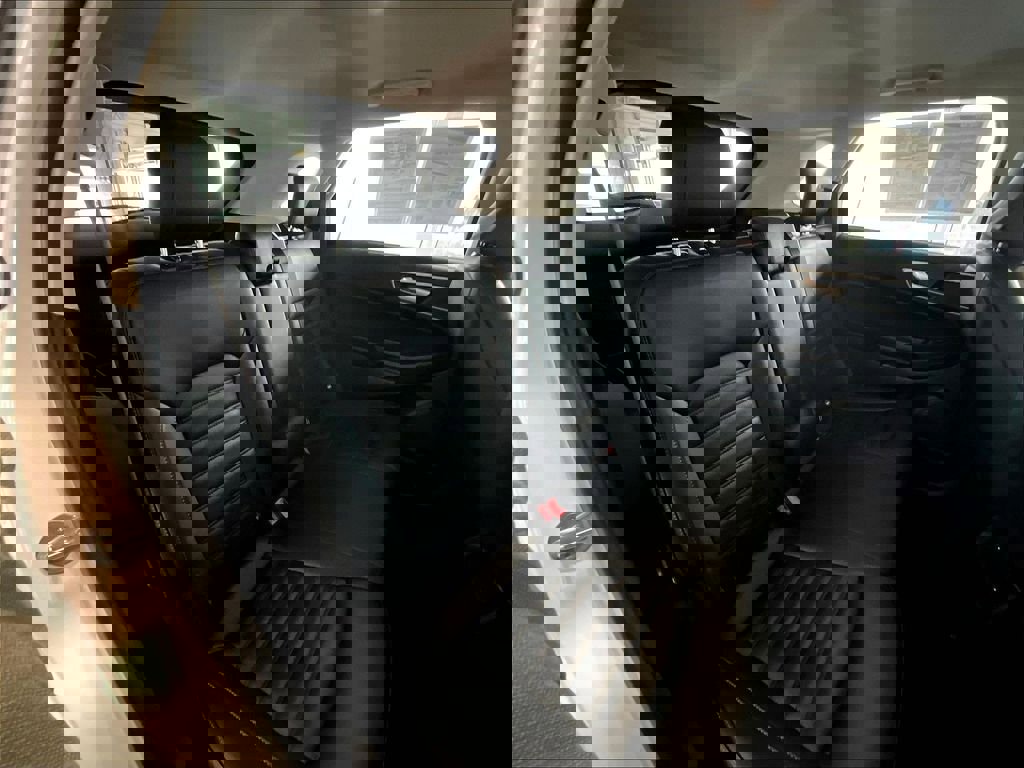 Used 2024 Ford Edge SEL w/ Convenience Package image 16