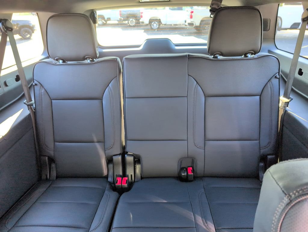 New 2026 Chevrolet Suburban High Country image 32