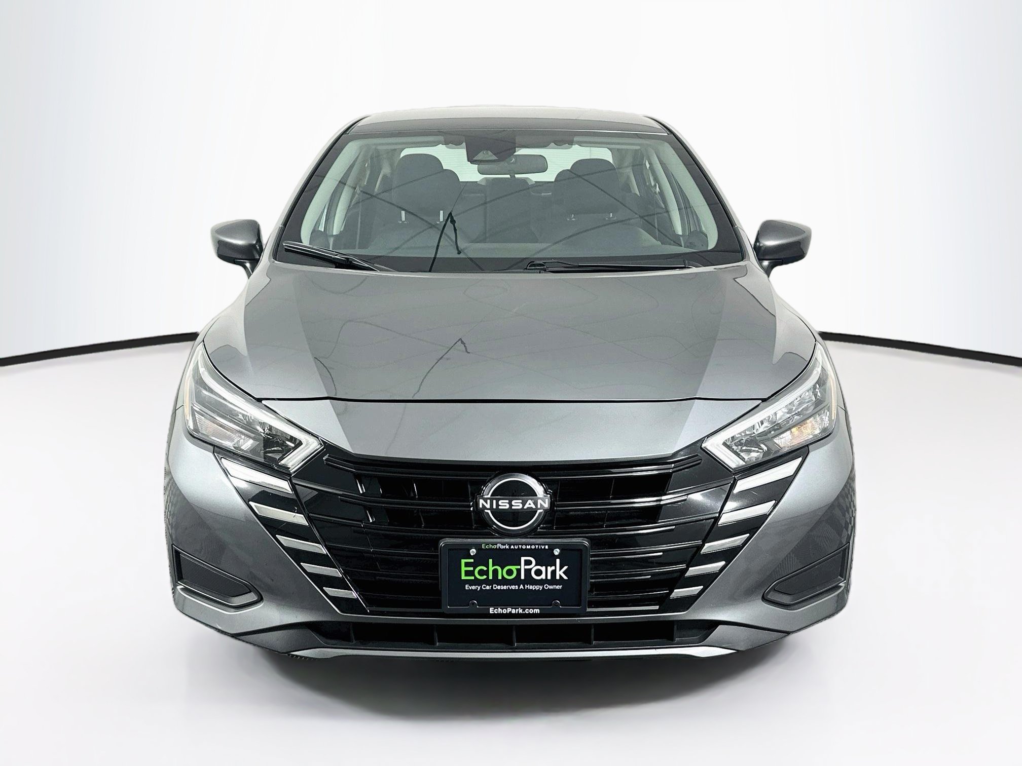 Used 2025 Nissan Versa SV FWD image 2