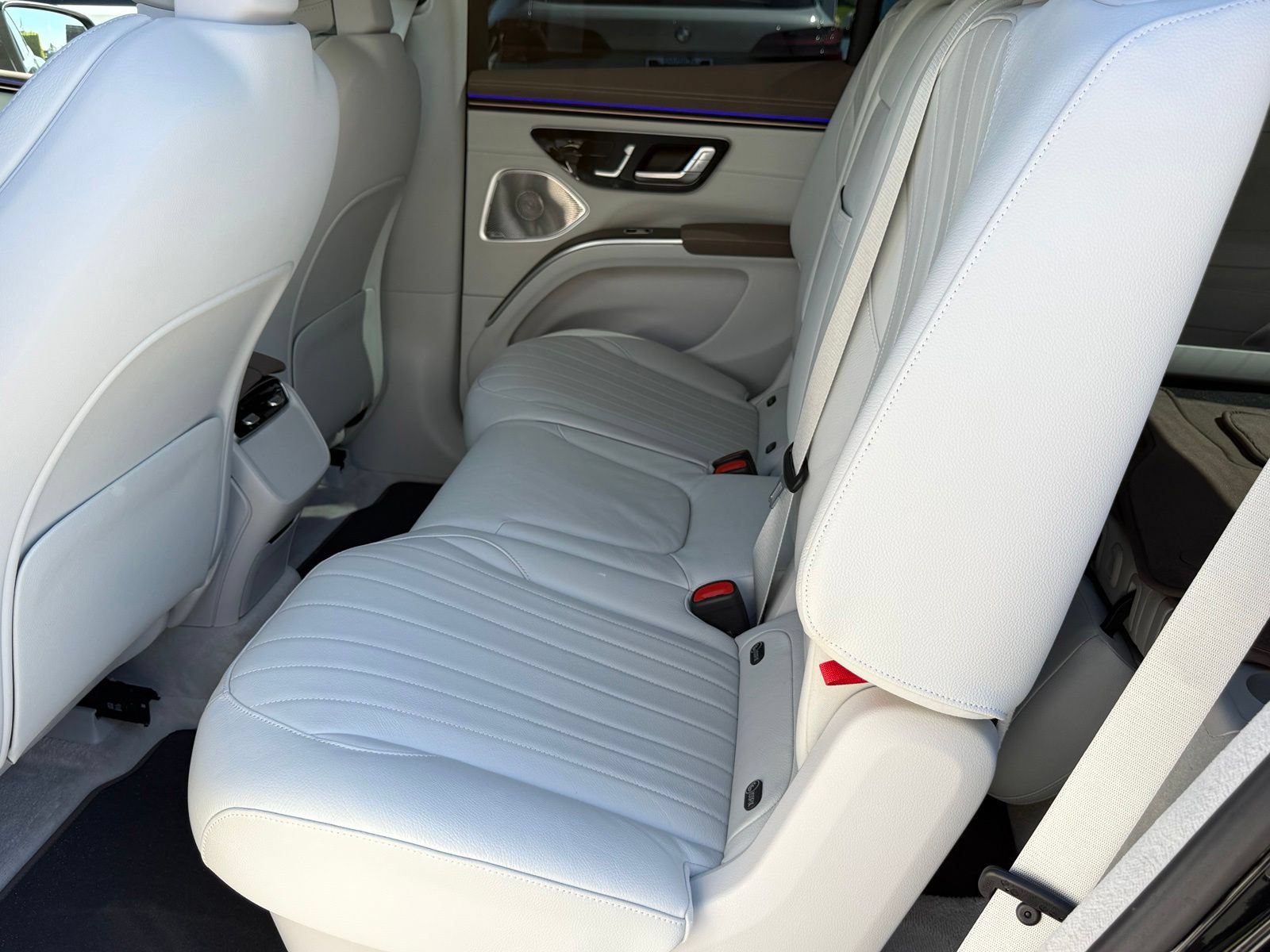 Used 2023 Mercedes-Benz EQS 580 4MATIC SUV image 41