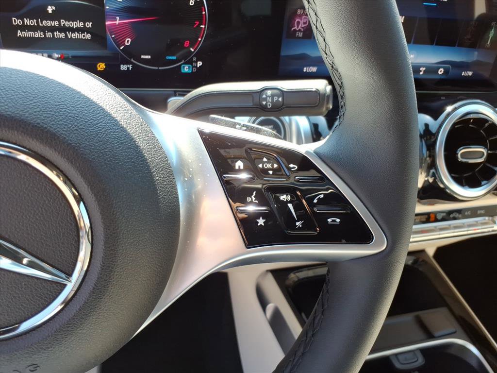 Used 2026 Mercedes-Benz GLB 250 4MATIC image 16