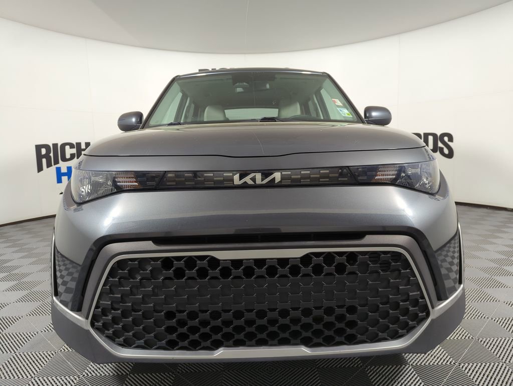 Used 2023 Kia Soul LX image 3