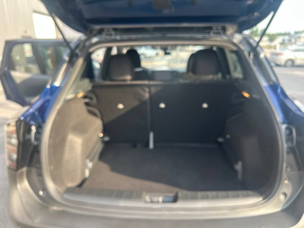 Certified 2025 Nissan Kicks SV FWD image 21