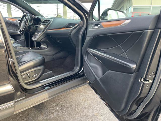 Used 2017 Lincoln MKC Reserve image 12