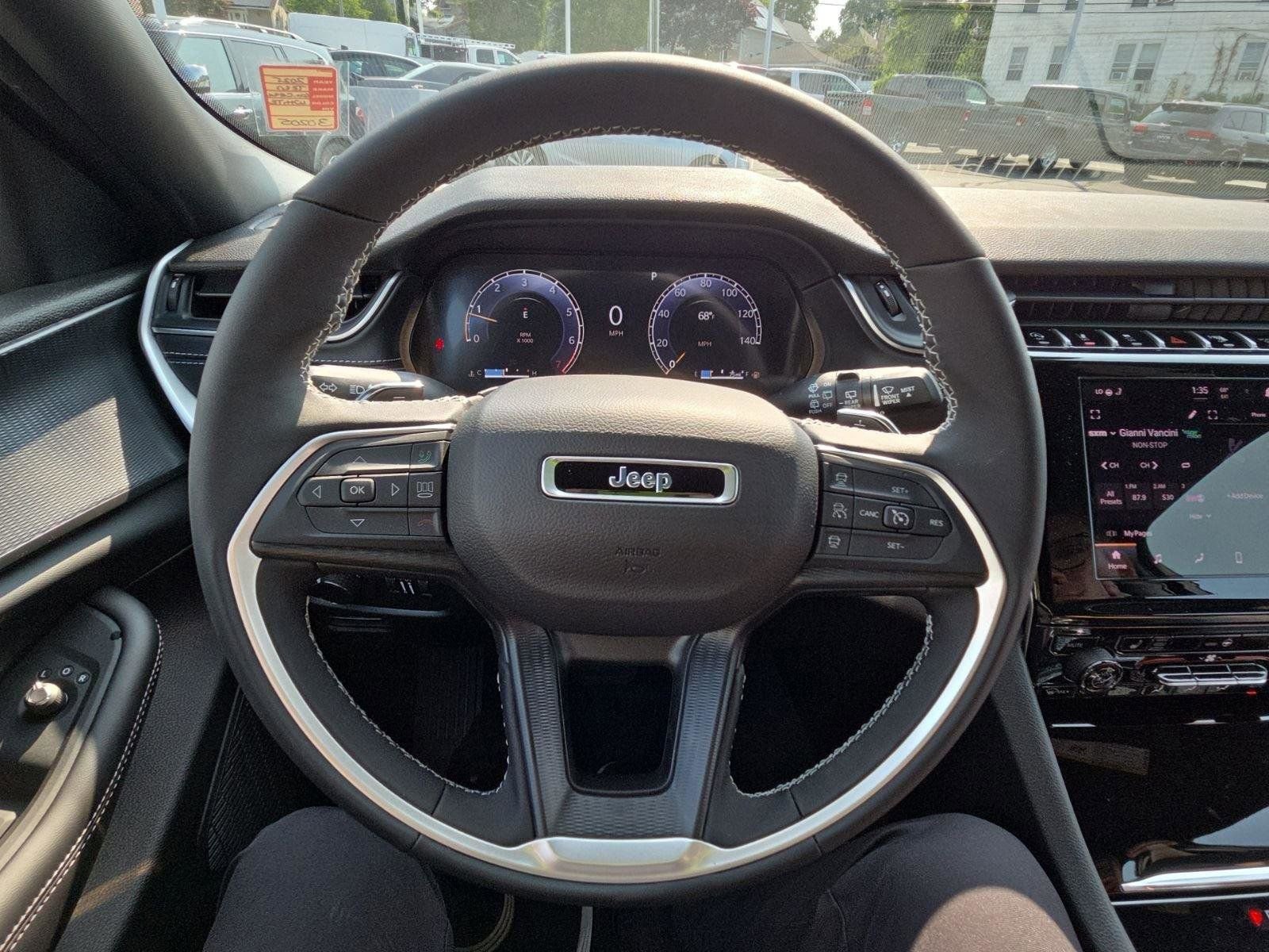 New 2025 Jeep Grand Cherokee Laredo X w/ Luxury Tech Group I image 16