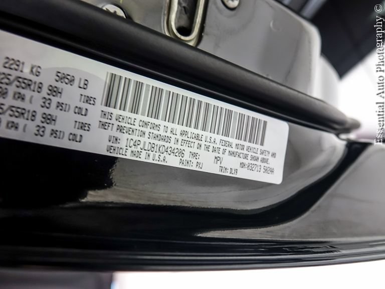 Used 2019 Jeep Cherokee Limited FWD image 28