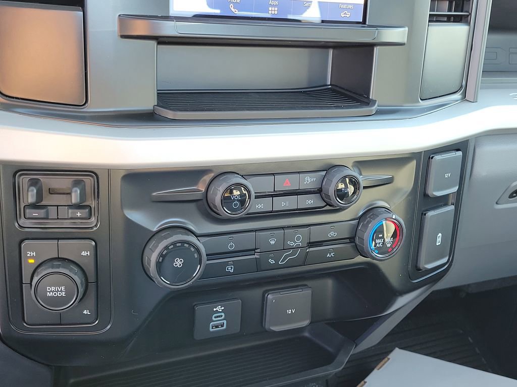 New 2026 Ford F550 4x4 Regular Cab Super Duty image 26