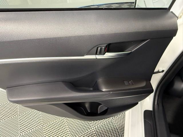 Used 2022 Toyota Camry SE image 34