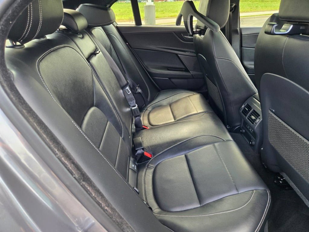 Used 2019 Jaguar XE R-Sport RWD image 11