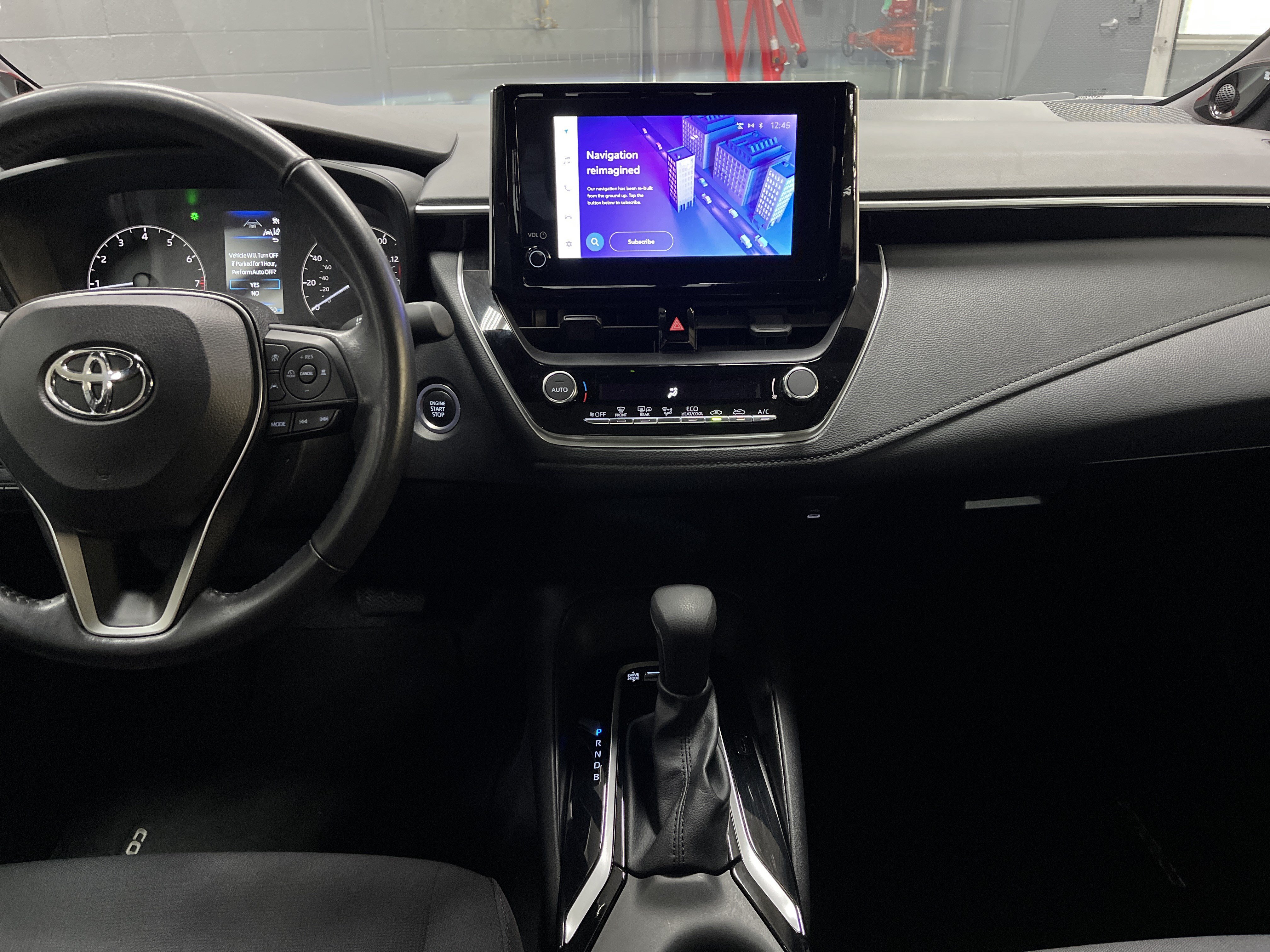 Used 2023 Toyota Corolla SE w/ SE Premium Package FWD image 30