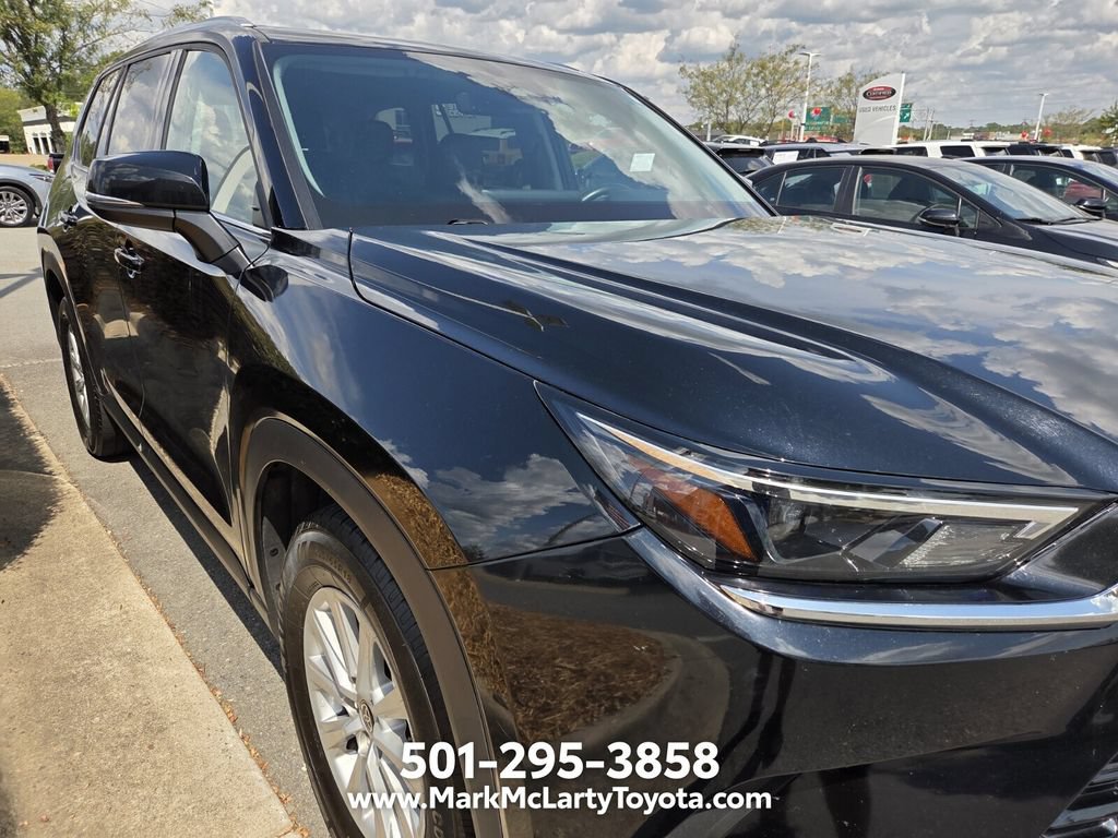 Used 2025 Toyota Grand Highlander AWD image 9