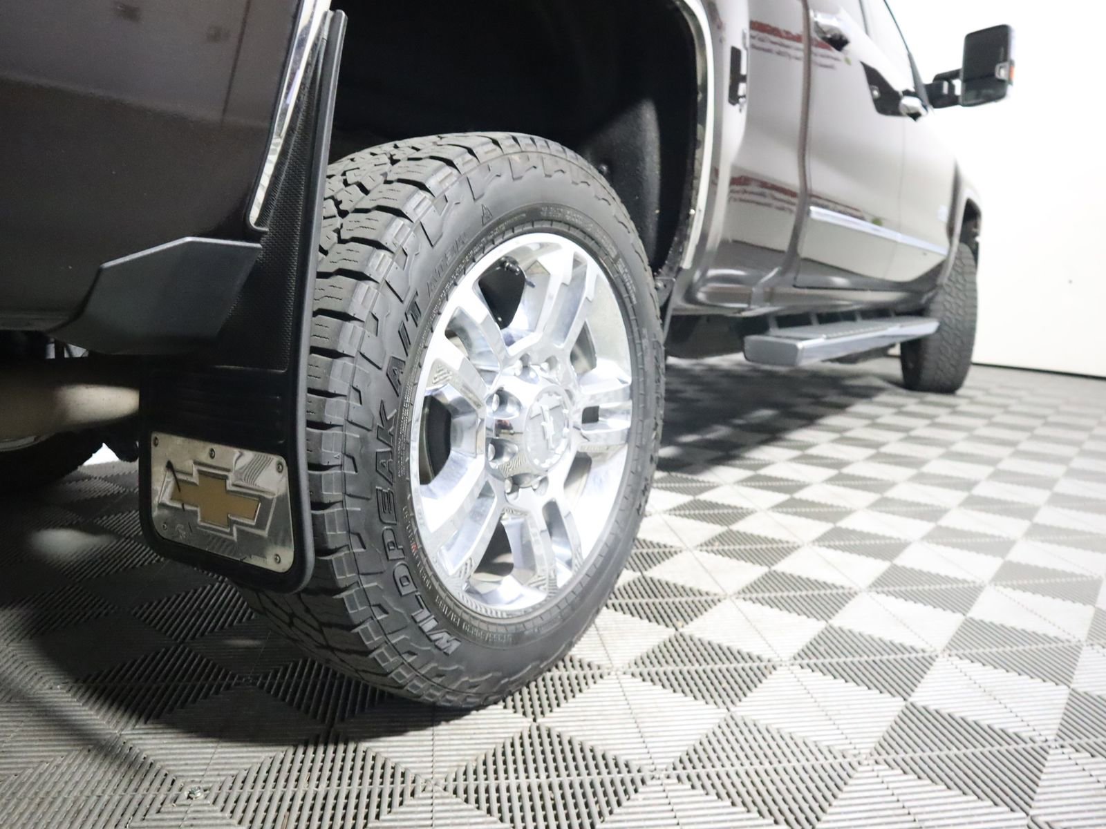 Used 2019 Chevrolet Silverado 2500 High Country w/ Duramax Plus Package AWD/4WD image 5