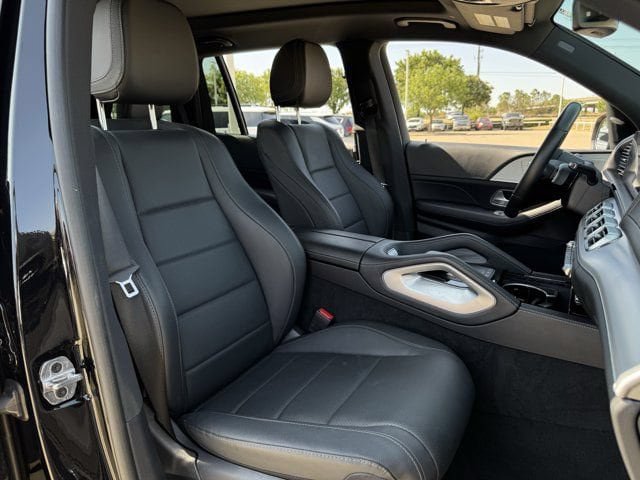 Used 2025 Mercedes-Benz GLS 450 4MATIC image 34