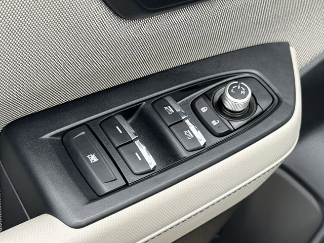 Certified 2025 Subaru Forester Premium AWD/4WD image 16