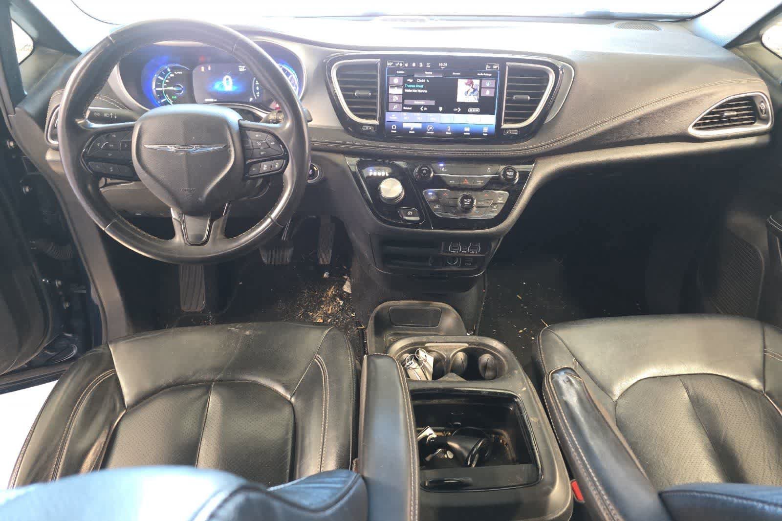 Used 2022 Chrysler Pacifica Touring-L w/ S Appearance Package FWD image 4